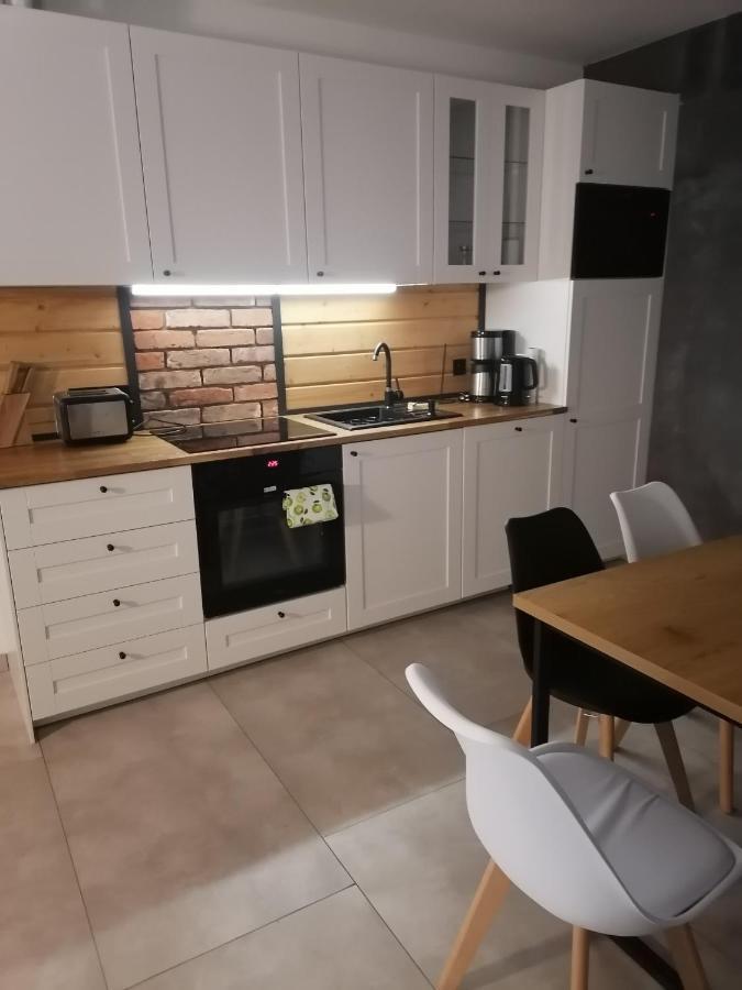 Appartement Apartament Jelen à Złotów Extérieur photo