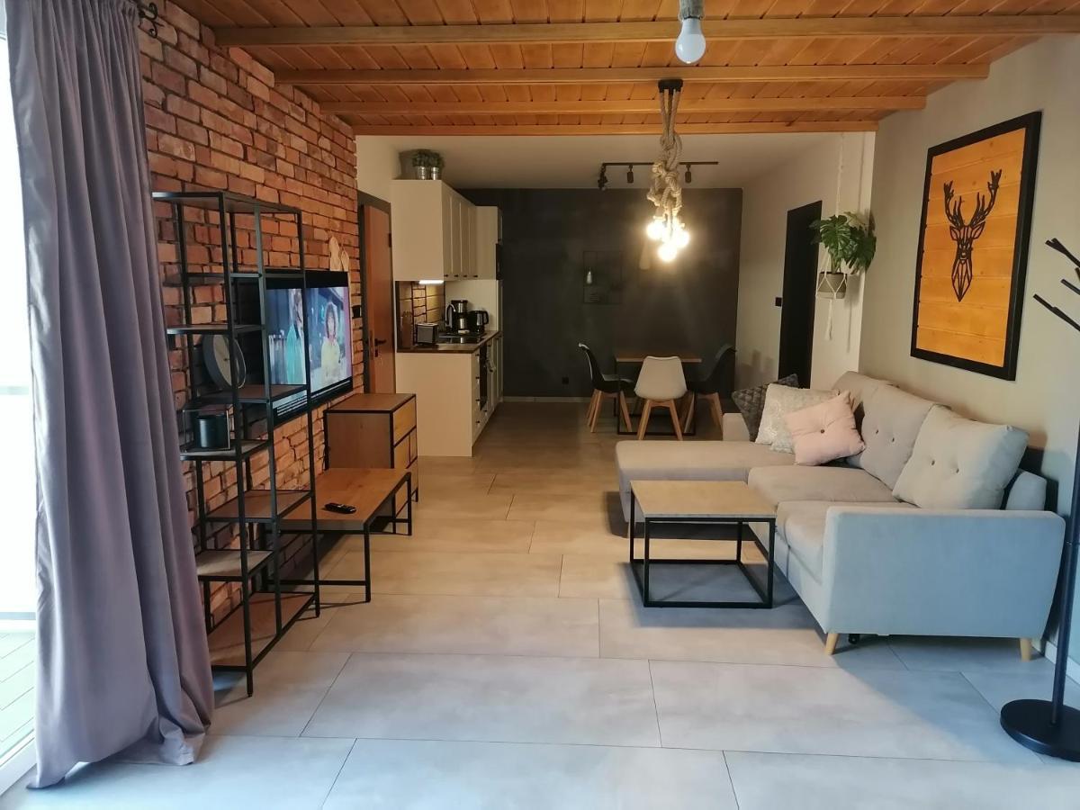 Appartement Apartament Jelen à Złotów Extérieur photo