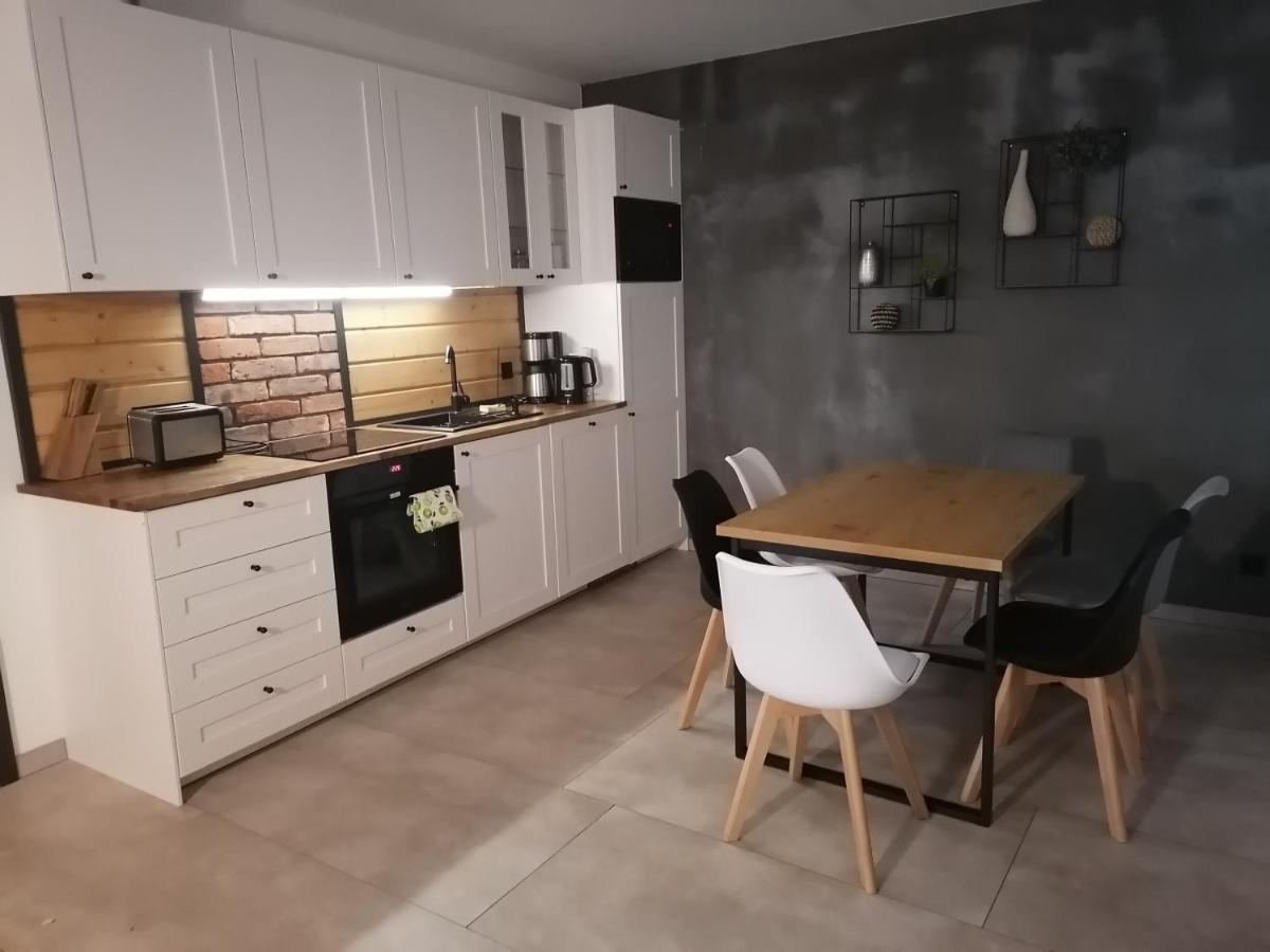 Appartement Apartament Jelen à Złotów Extérieur photo
